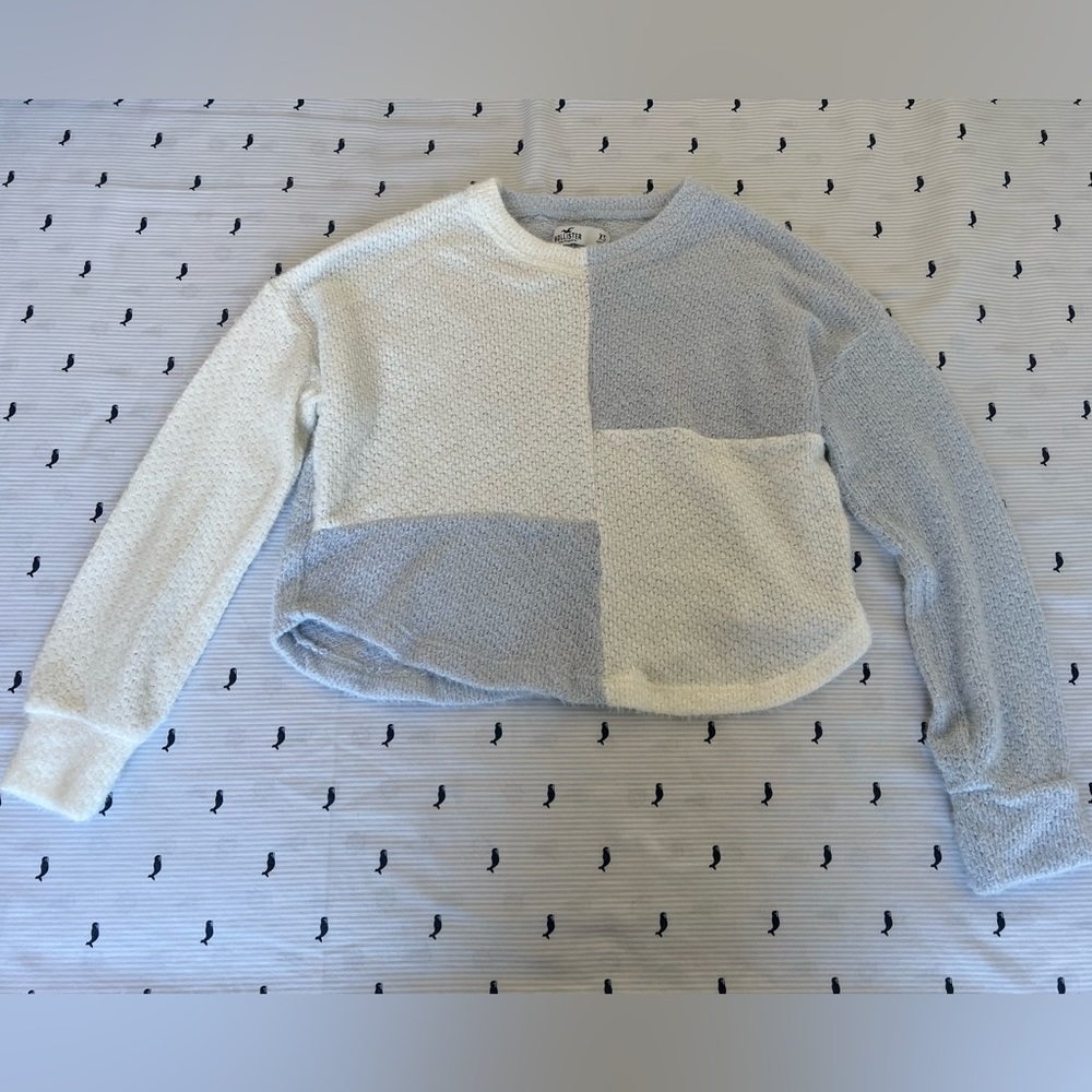Hollister cropped top sweater size XS